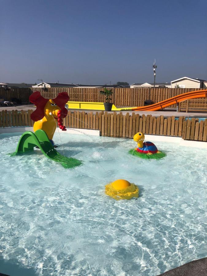 Camping La Garenne De Moncourt ルー エクステリア 写真